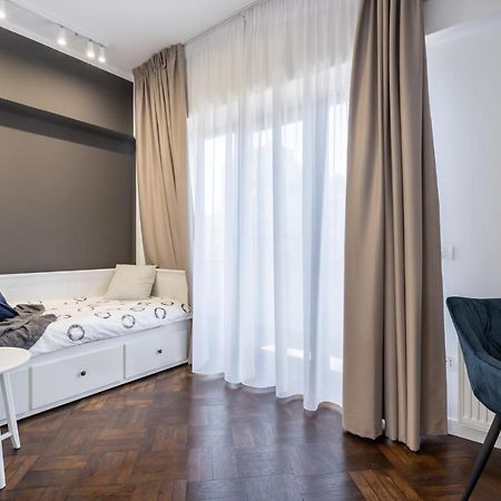 Elegant Two Bedrooms Apartment Bukarest Kültér fotó