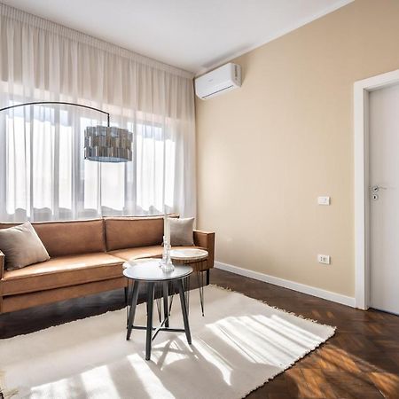Elegant Two Bedrooms Apartment Bukarest Kültér fotó