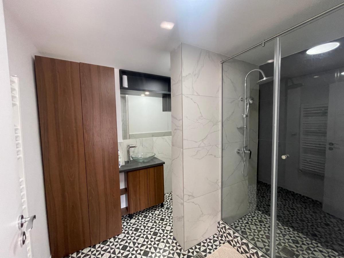 Elegant Two Bedrooms Apartment Bukarest Kültér fotó