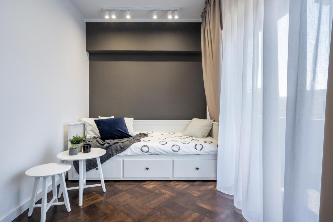Elegant Two Bedrooms Apartment Bukarest Kültér fotó