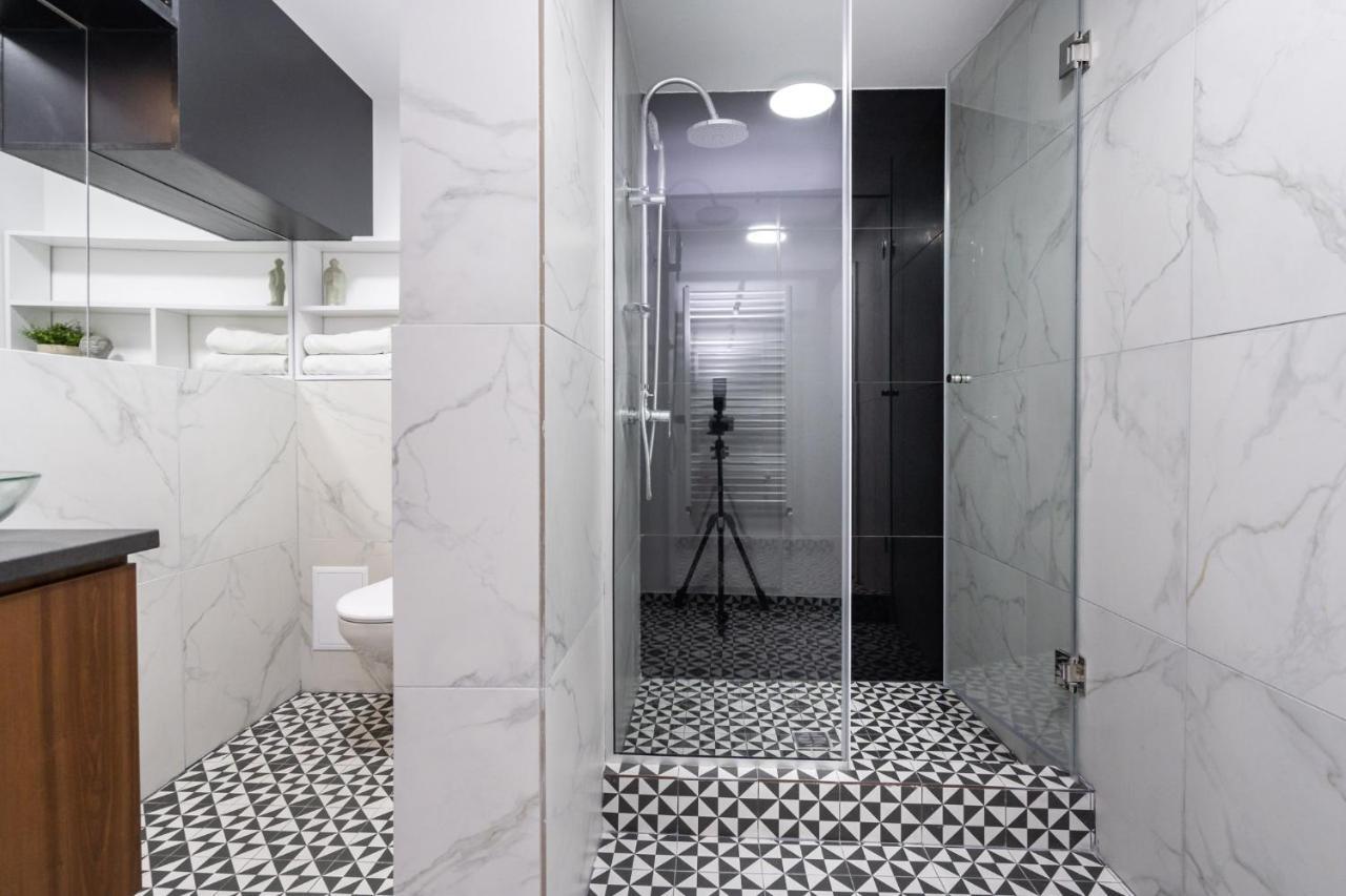 Elegant Two Bedrooms Apartment Bukarest Kültér fotó